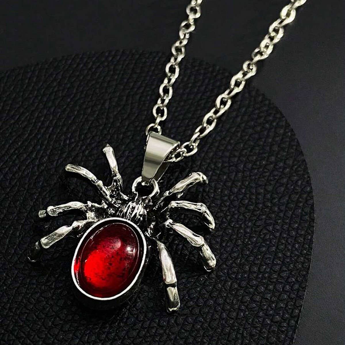 TRENDY RETRO HALLOWEEN SPIDER PENDANT NECKLACE