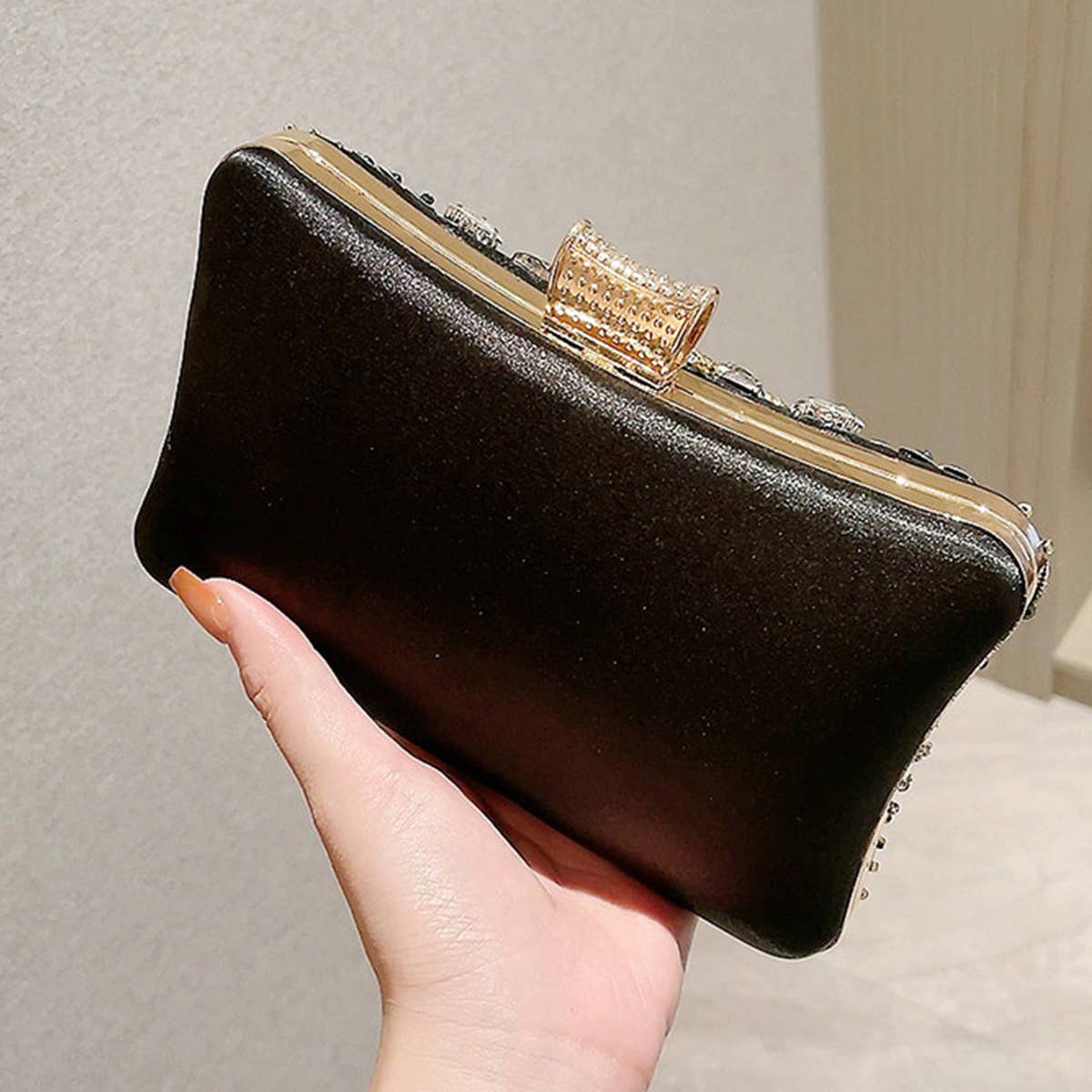 HIGH-END HANDMADE NICHE BEADED CLUTCH_CWAB2521