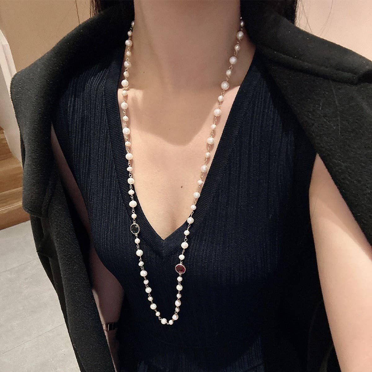 WOMEN'S HIGH-END PEARL SWEATER NECKLACE