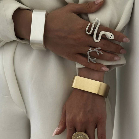 FASHIONABLE AND STYLISH SQUARE ALLOY BRACELET_CWMM3122