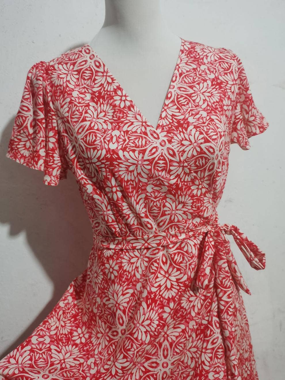 V-neck one-piece lace-up holiday swing dress