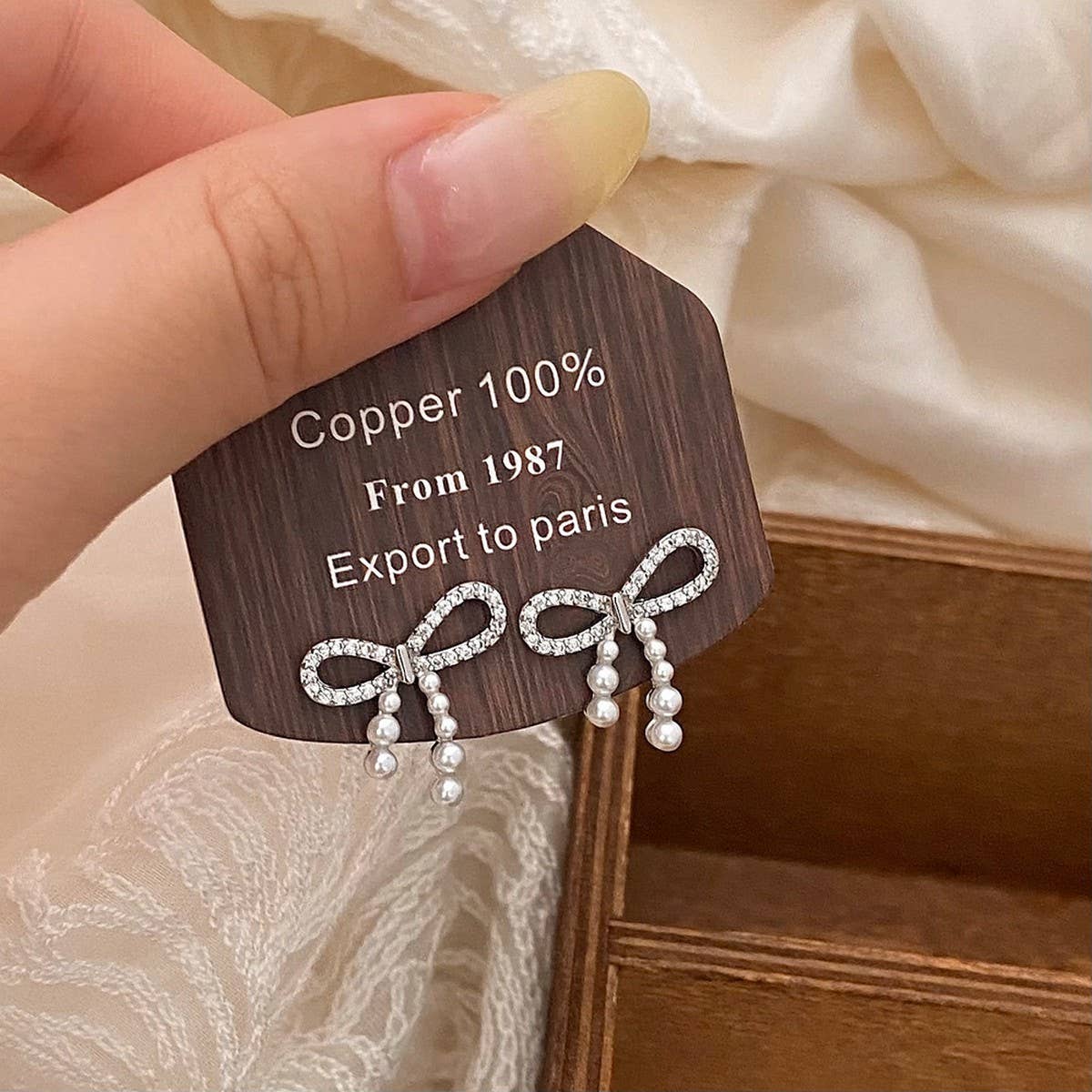 TRENDY RETRO BOWKNOT DIAMOND PEARL EARRINGS