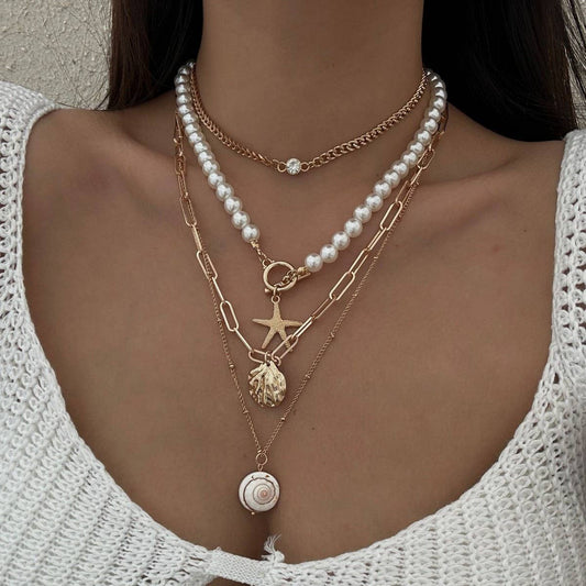 VINTAGE HOLIDAY BEADED STARFISH SHELL NECKLACE