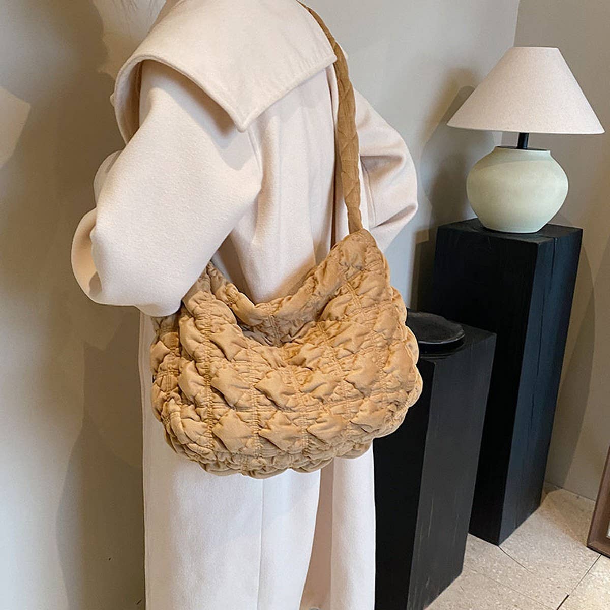 Velvet Puffy Cloud Shoulder Crossbody Bag_ WMBG6936-023