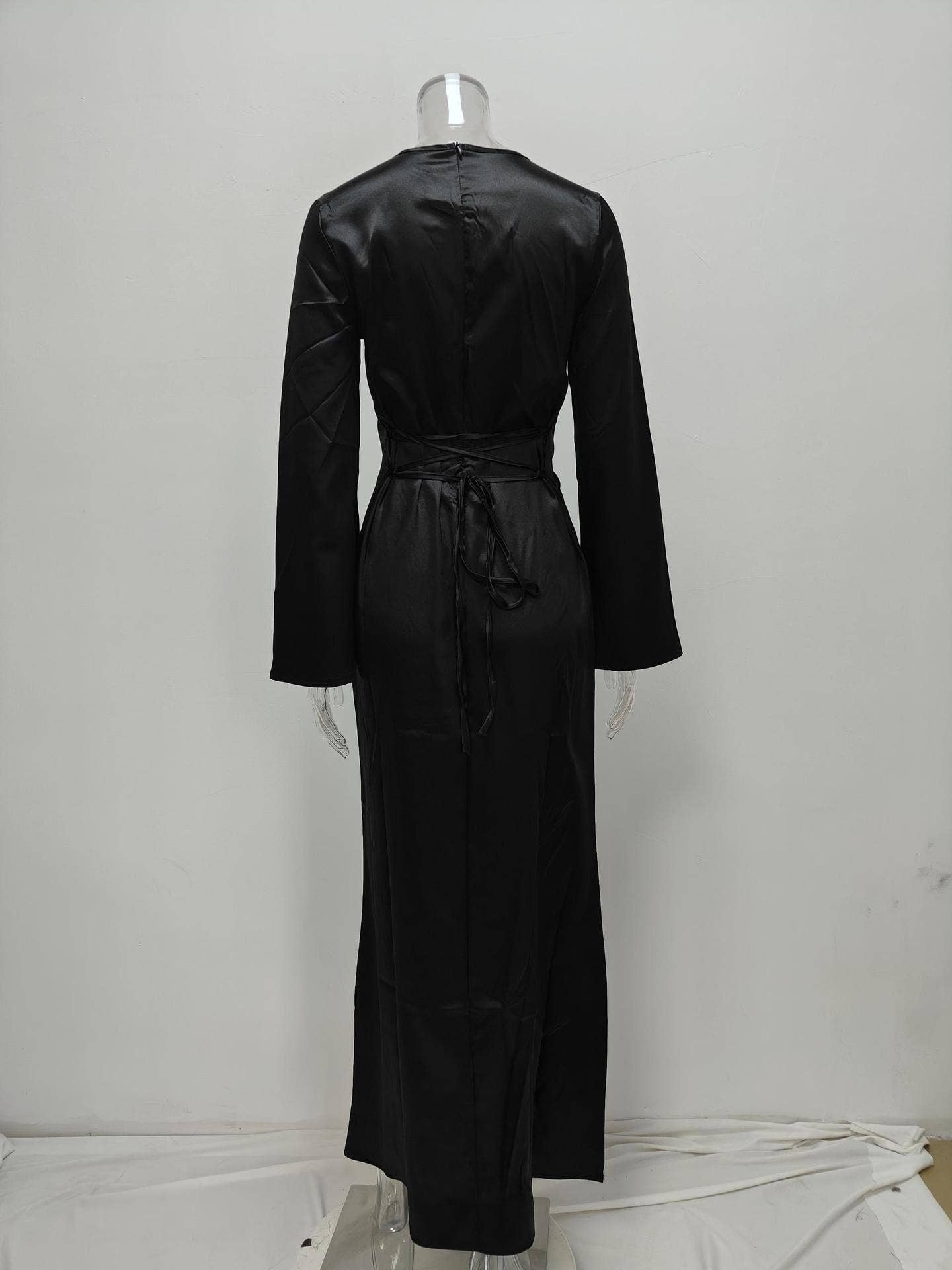 ROUND NECK SOLID COLOR DRESS WITH FLARED SLEEVES