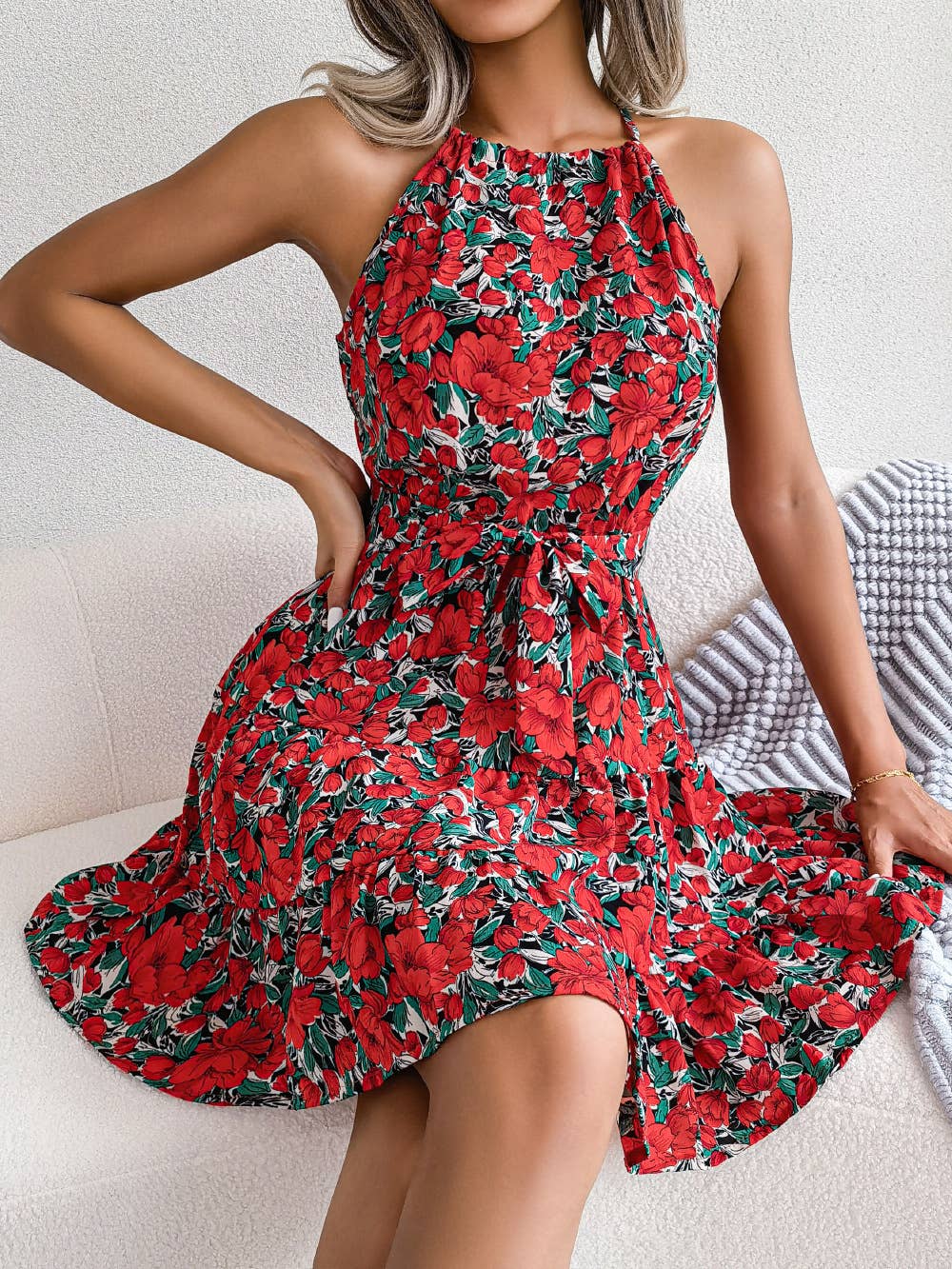 A lace-up ruffled large-swing floral dress