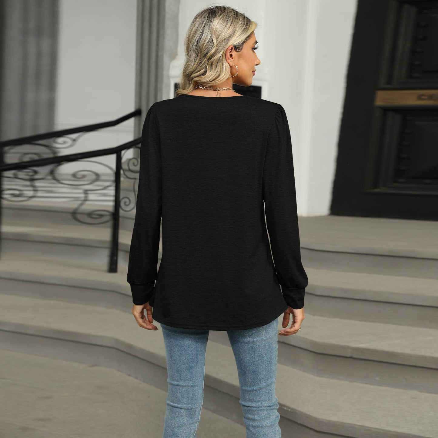 SOLID COLOR U-NECK PLEATED LONG SLEEVE TOP