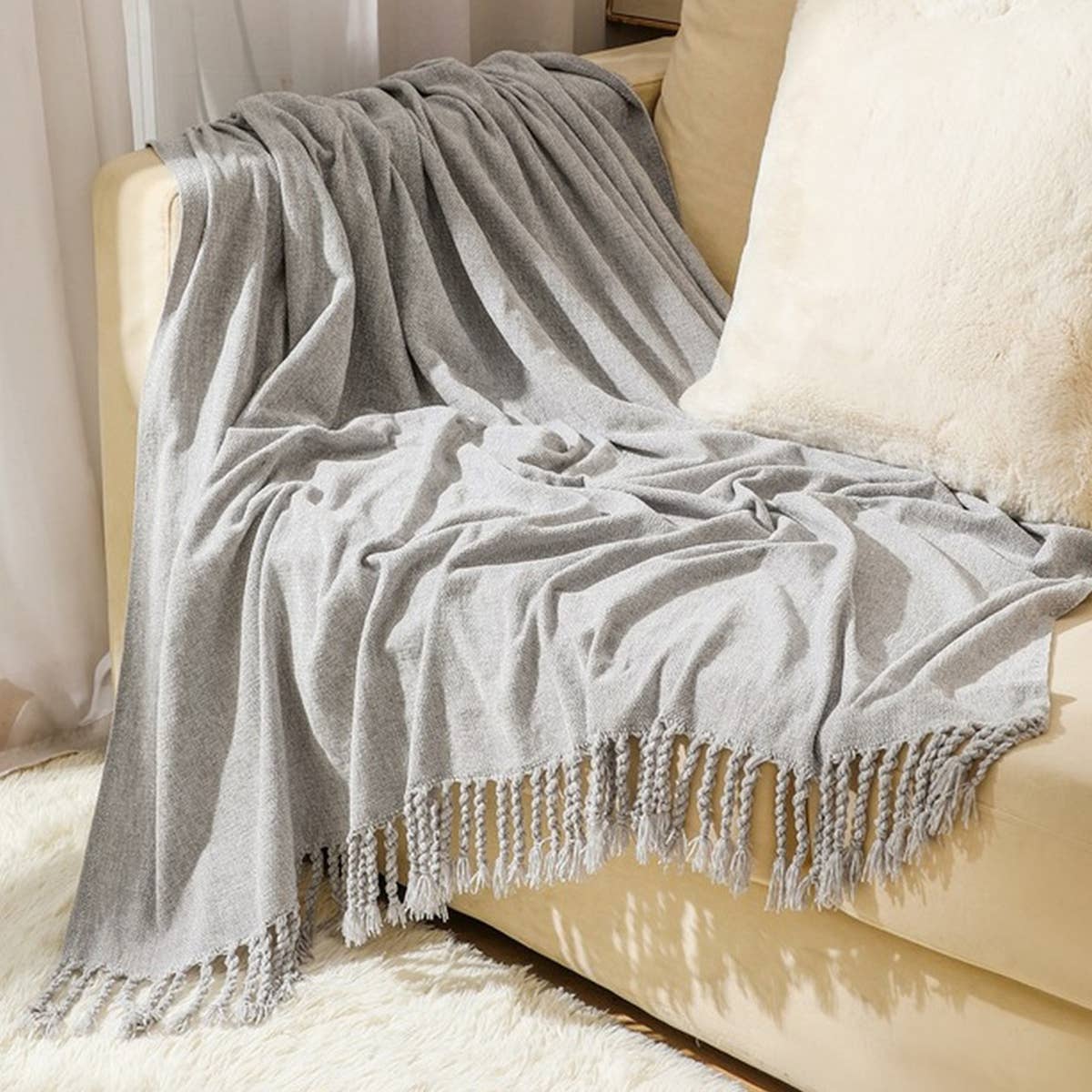 FRINGED SOFT AND WARM KNITTED BLANKET