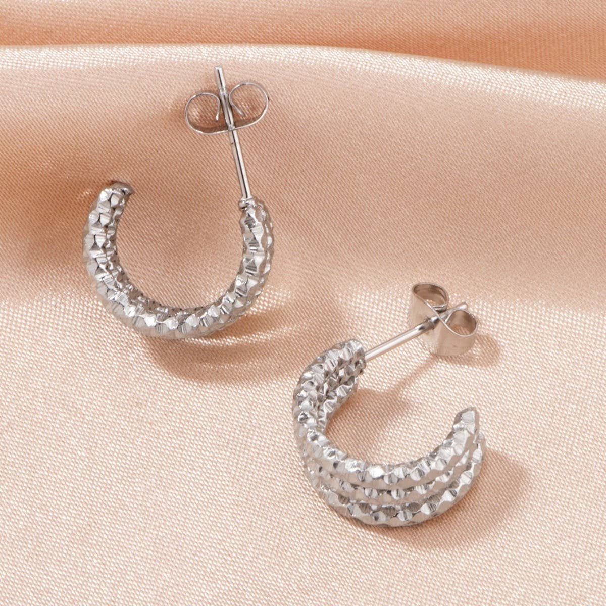 VINTAGE MULTI-LAYER C-SHAPED TITANIUM STEELEARRINGS