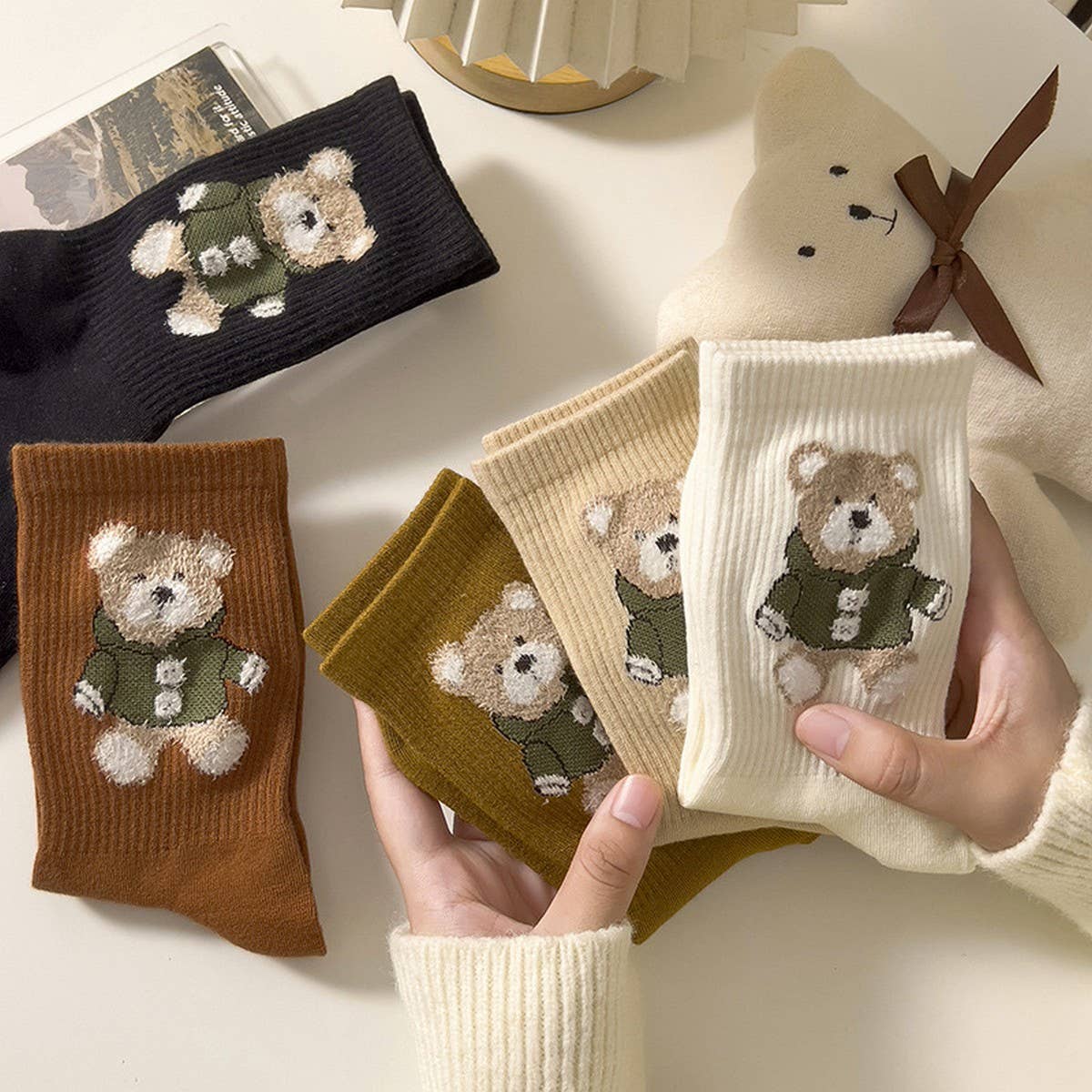 CUTE CARTOON BEAR WOMEN'S MID-LENGTH SOCKS