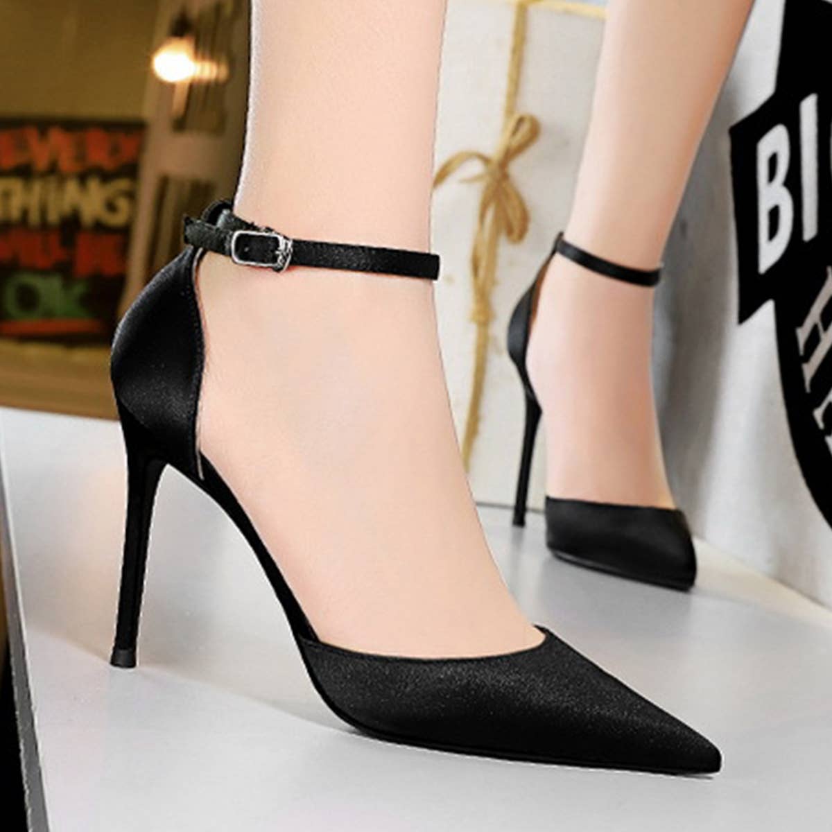 SATIN SHALLOW-MOUTH POINTED HIGH-HEELED SHOES
