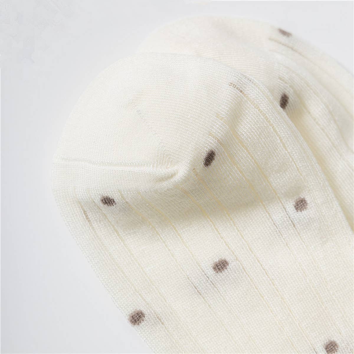 LIGHTWEIGHT CONTRAST STRIPED SOCKS