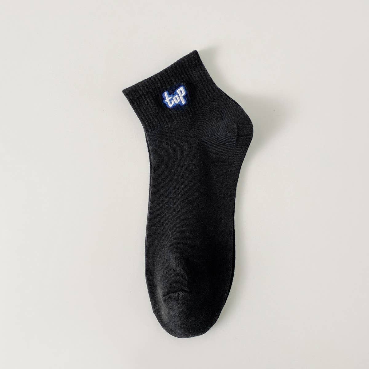 NEW EMBROIDERED SPORTS SOCKS FOR MEN