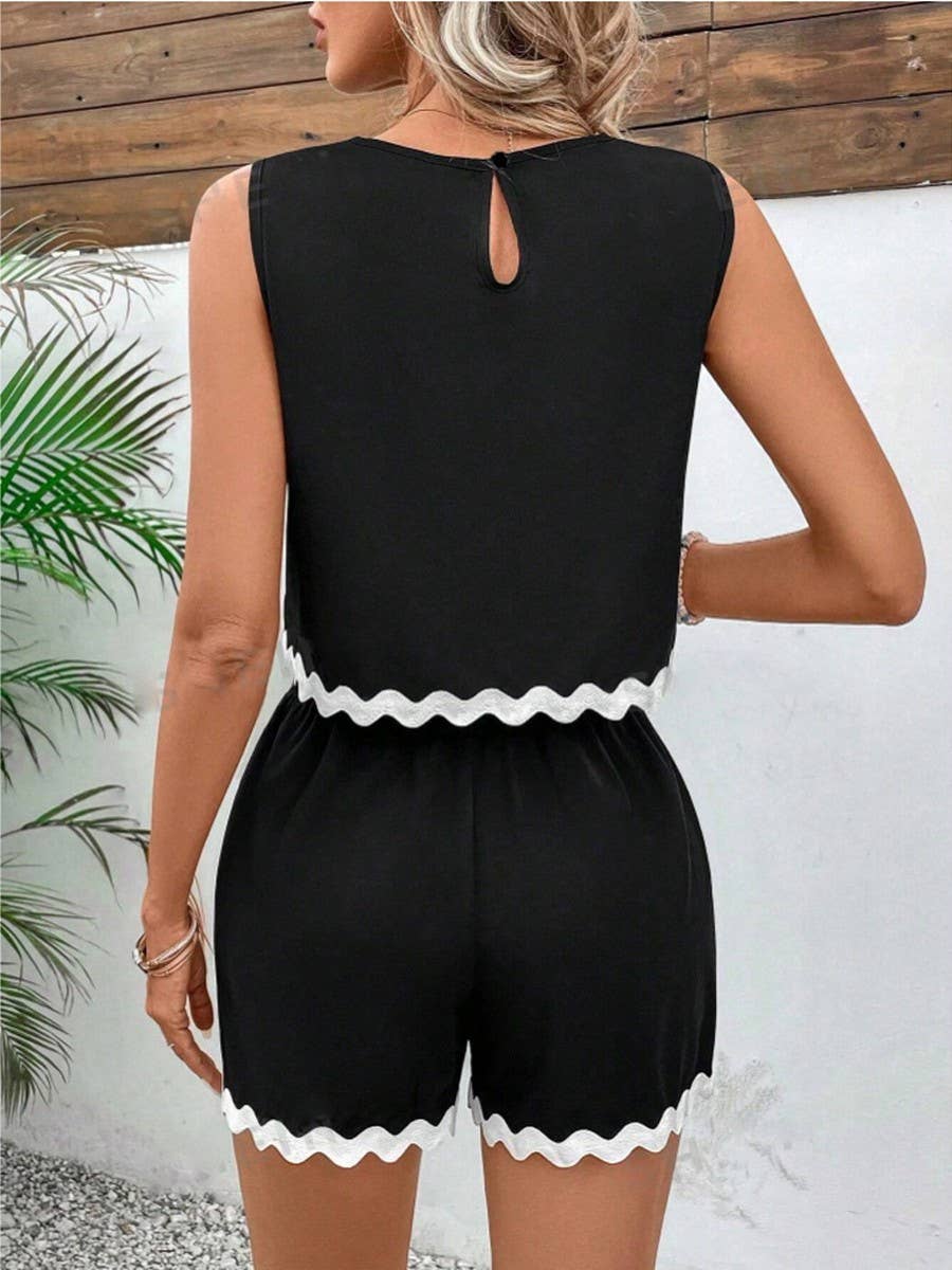 Scallop hem embellished color-matching suit