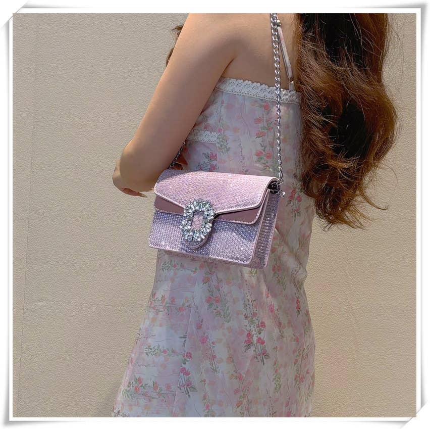 Trendy diamond-encrusted chain square bag