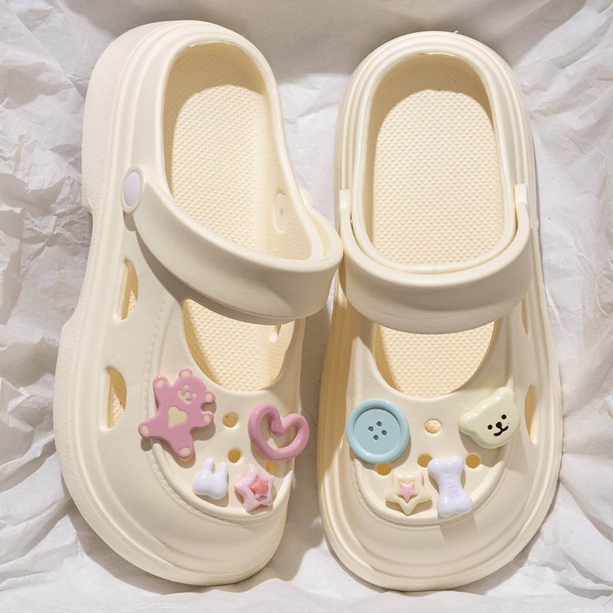 CUTE NON-SLIP AND ODOR-RESISTANT HOLE SANDALS