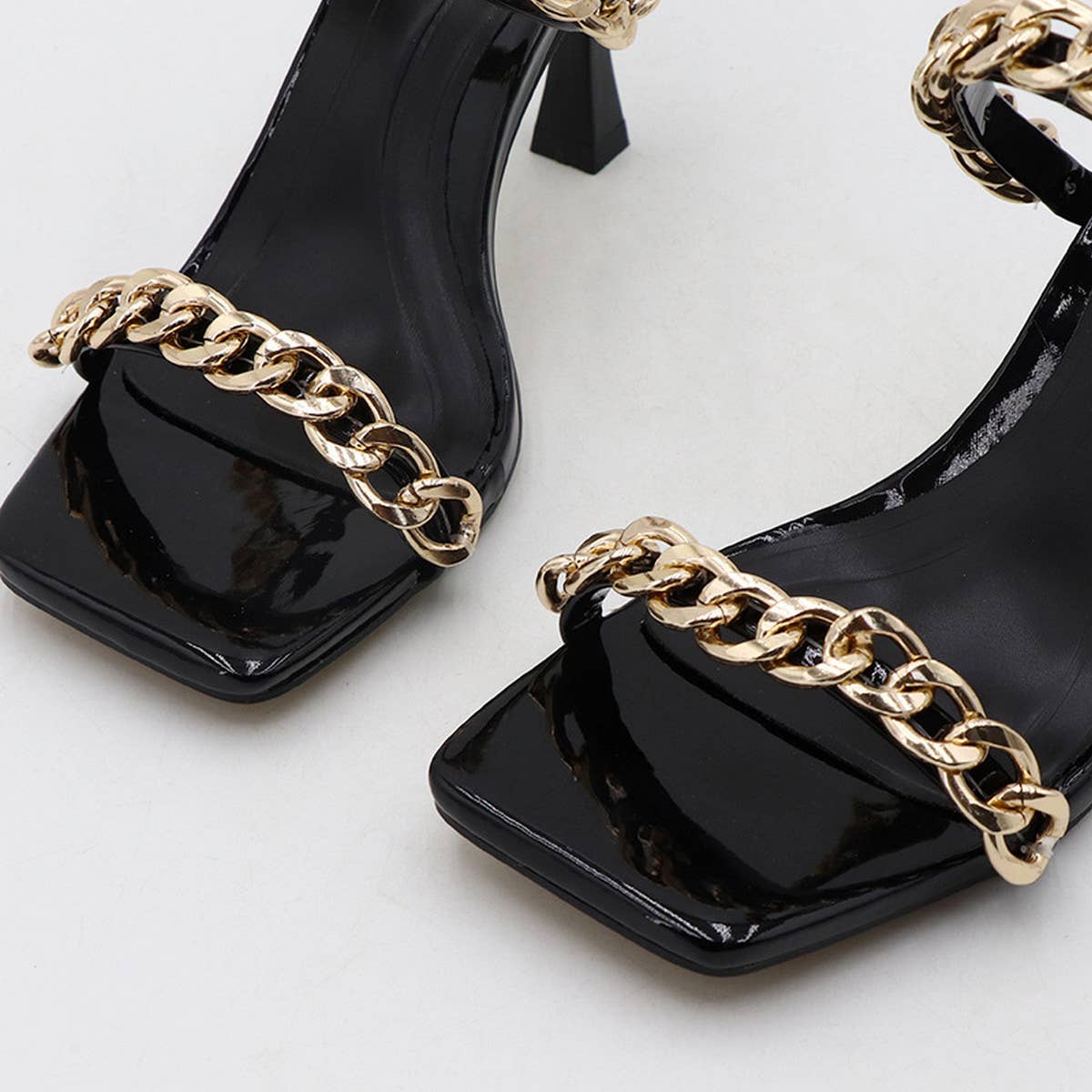 SIMPLE SEXY CHAIN HIGH HEELS_CWSHS0595