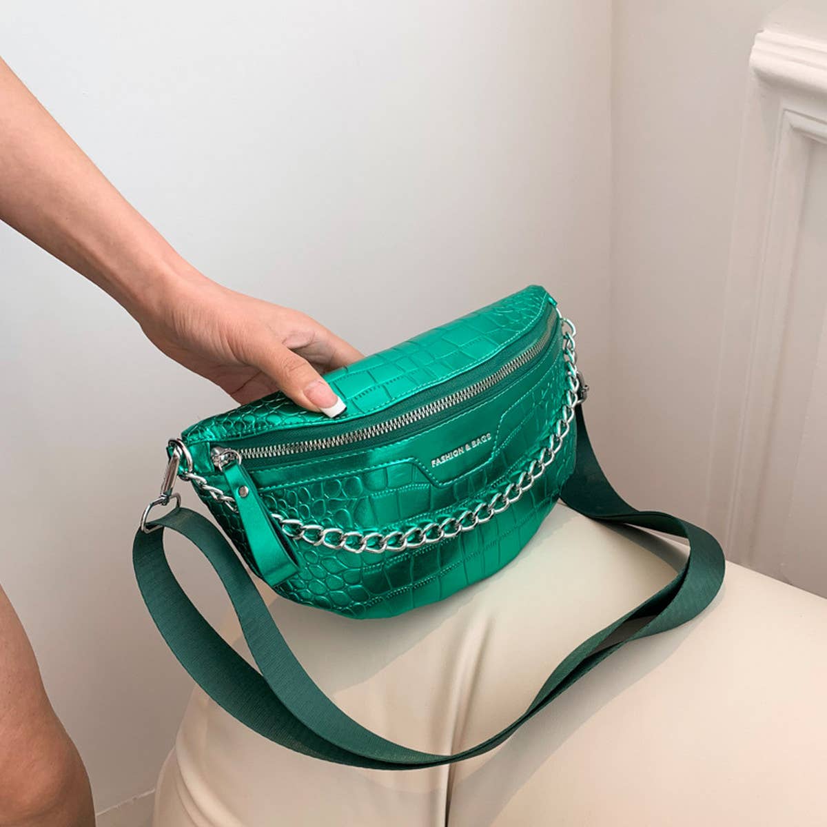 WOMEN LEISURE SPORTS CHEST BAG SHOULDER BAG_CWAB0996