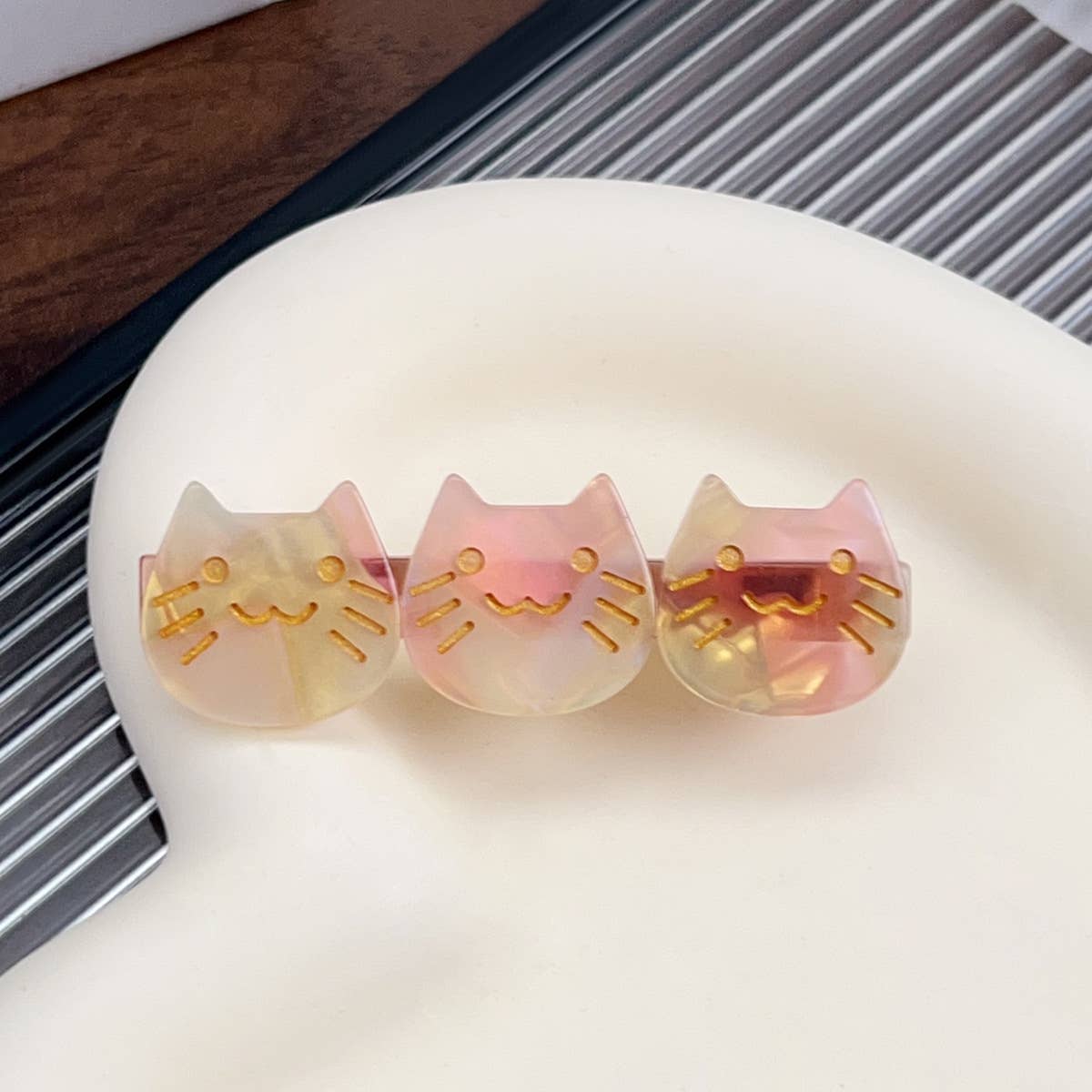 Side clip with sweet and elegant bangs hair clip