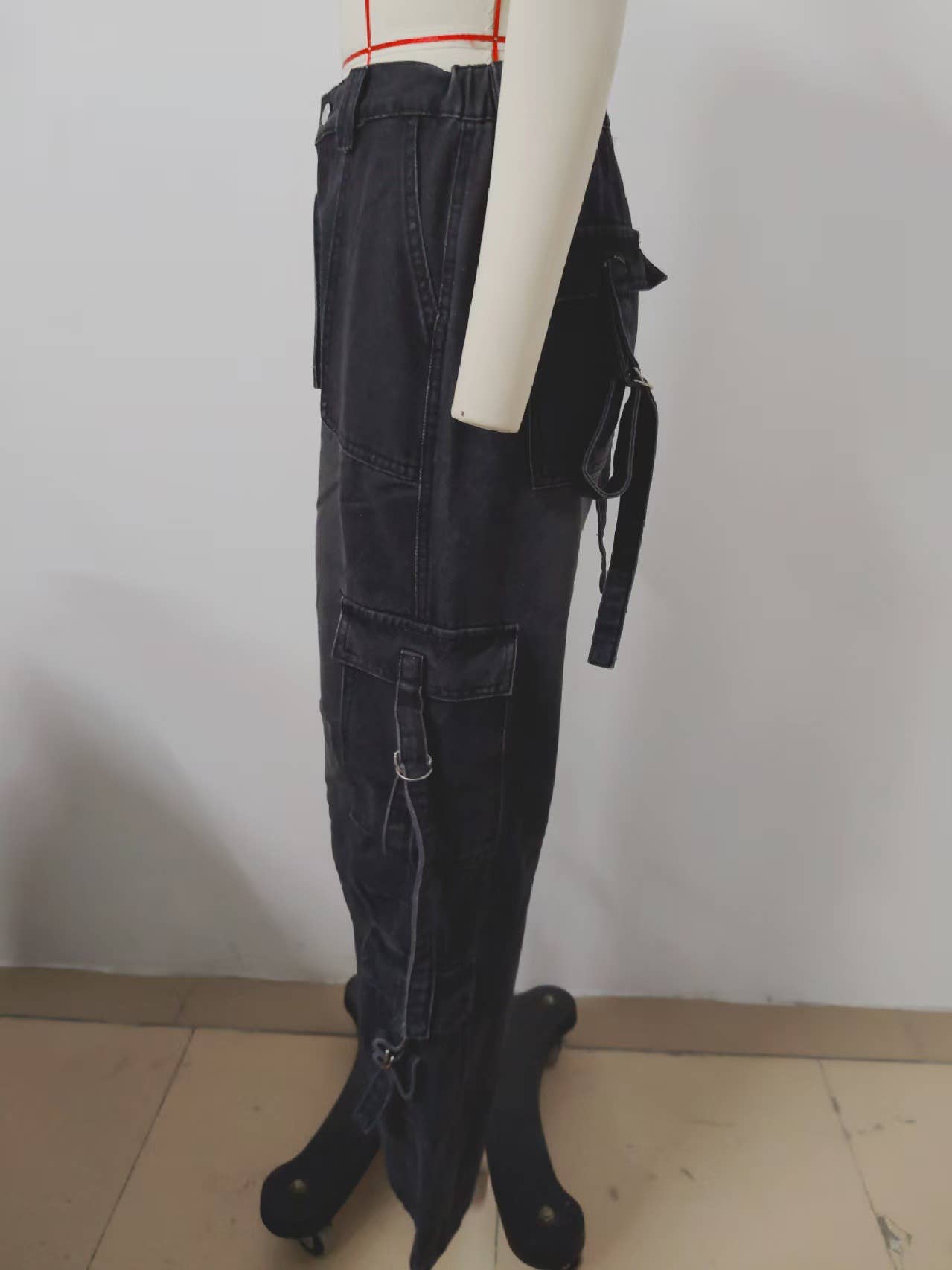 Washed multi-pocket decorated wide-leg jeans