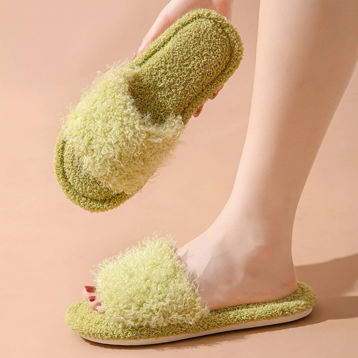 FASHIONABLE HOME CARTOON CURLY COTTON SLIPPERS