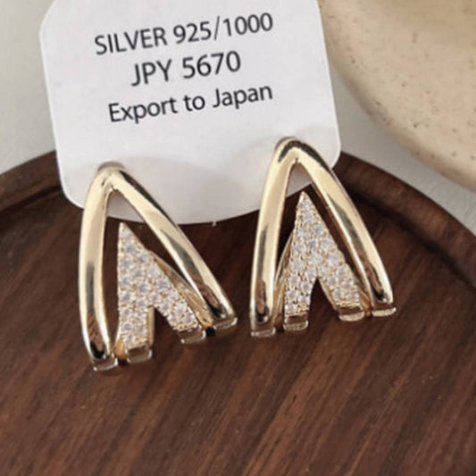 MINIMALIST V-SHAPED EARRINGS