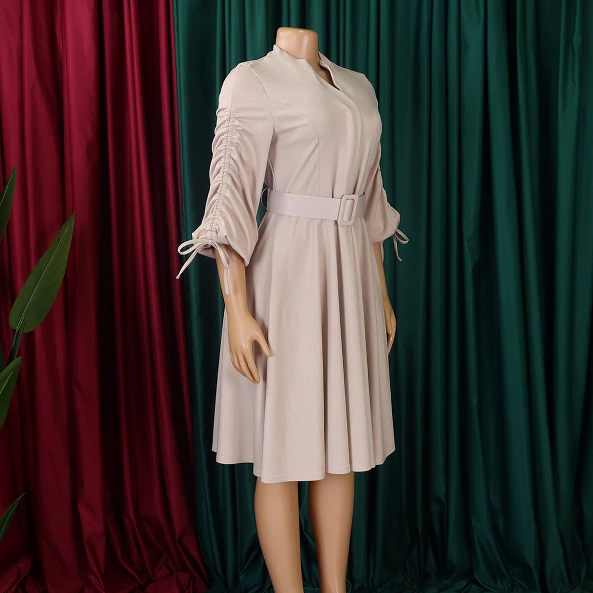 FASHIONABLE AND ELEGANT PLUS SIZE PLEATED DRESS_CWDSD6066