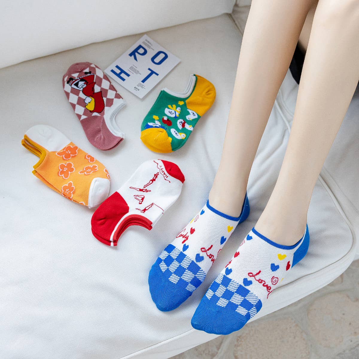 WOMEN PRINTED CUTE INVISIBLE SHALLOW BOAT SOCKS