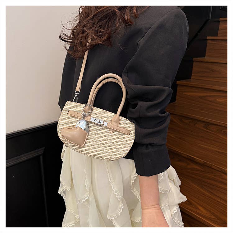 Weave fashionable and niche handbags and totes