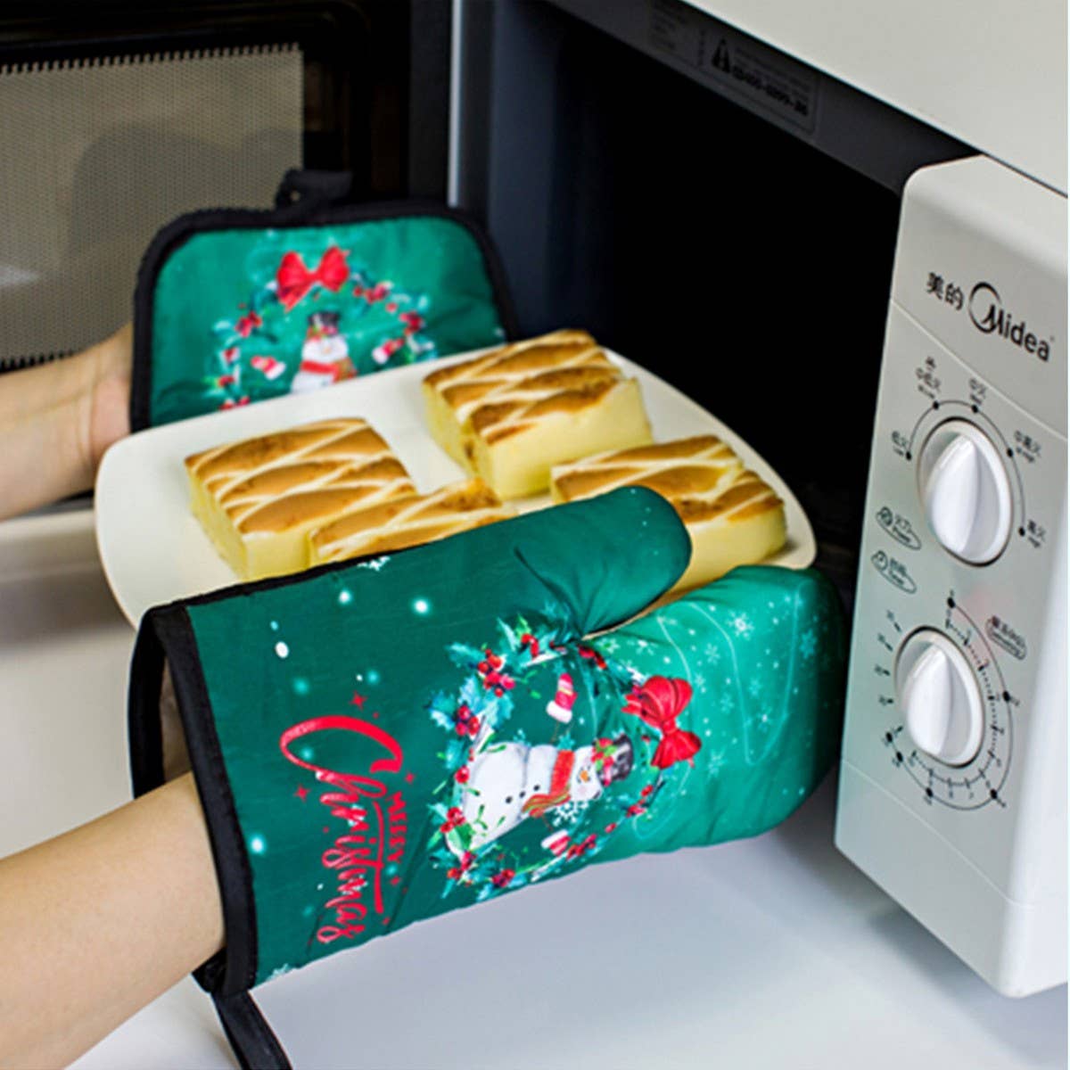 CHRISTMAS SERIES SCALDING GLOVES THREE-PIECE SET