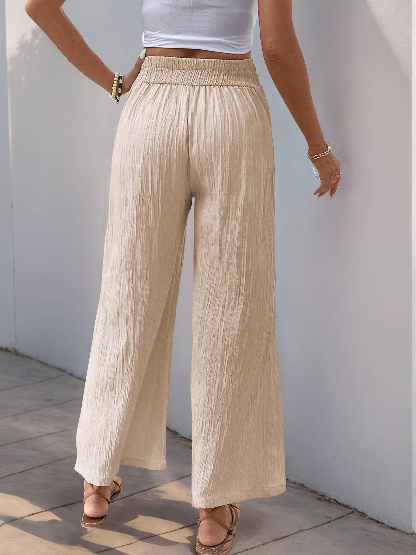 High-waisted solid color nine-inch pants