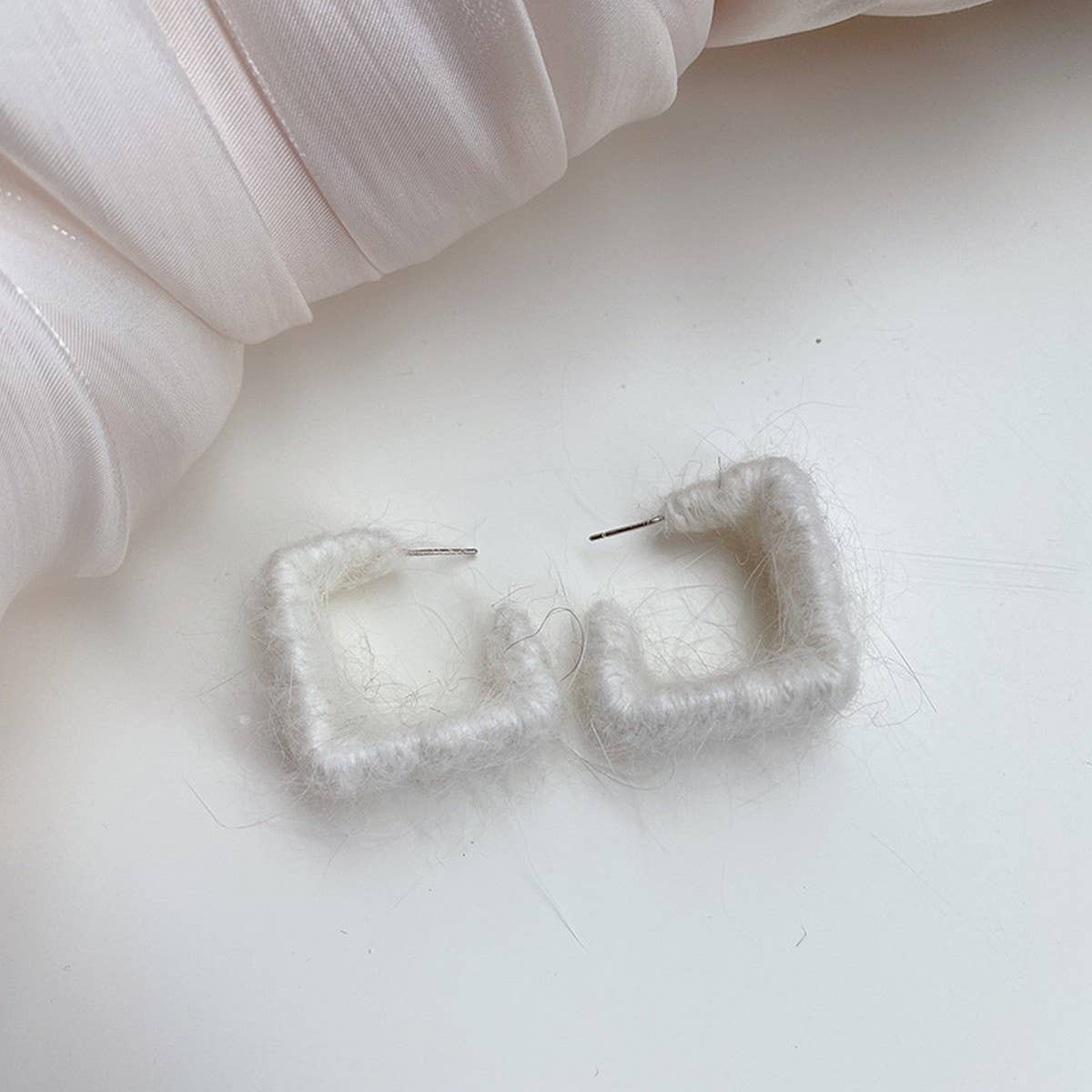 SOLID COLOR SQUARE PLUSH VERSATILE EARRINGS_CWAJE2192