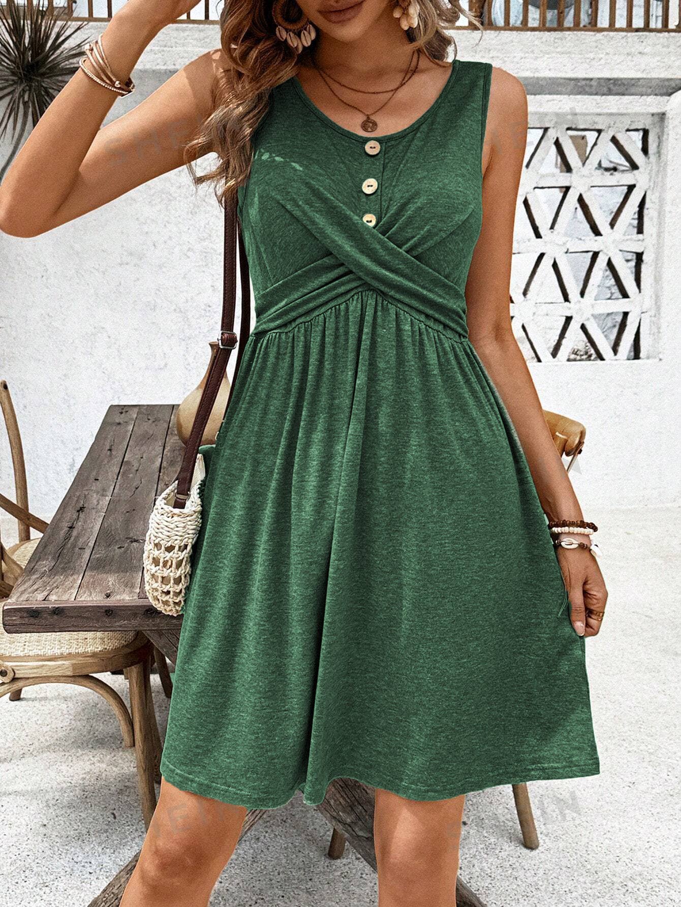 Solid color,cinched-waist,niche sleeveless dress