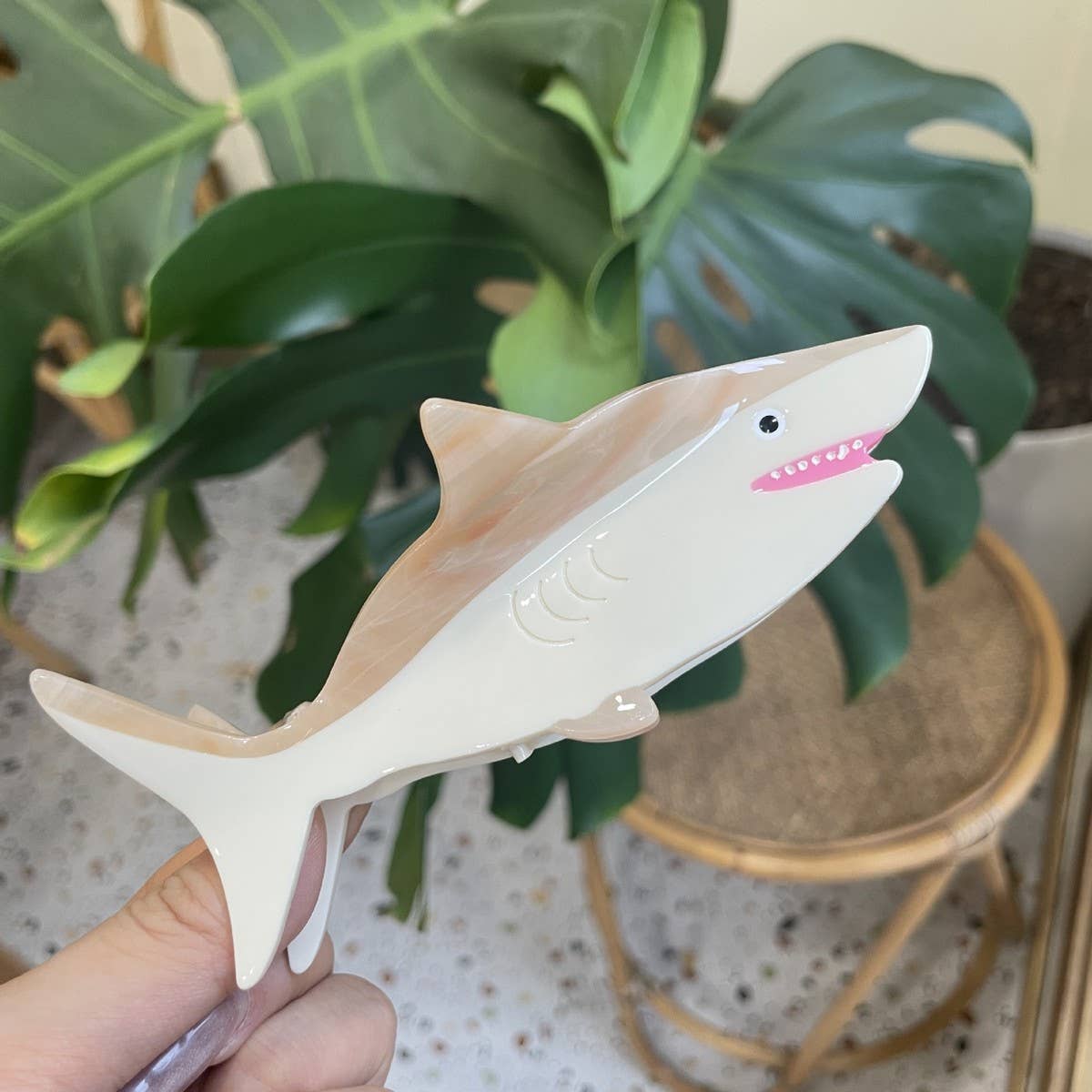 OCEAN WHALE SHELL FISH SEASHELL HAIR CLAW CLIPS_CWAHA0550