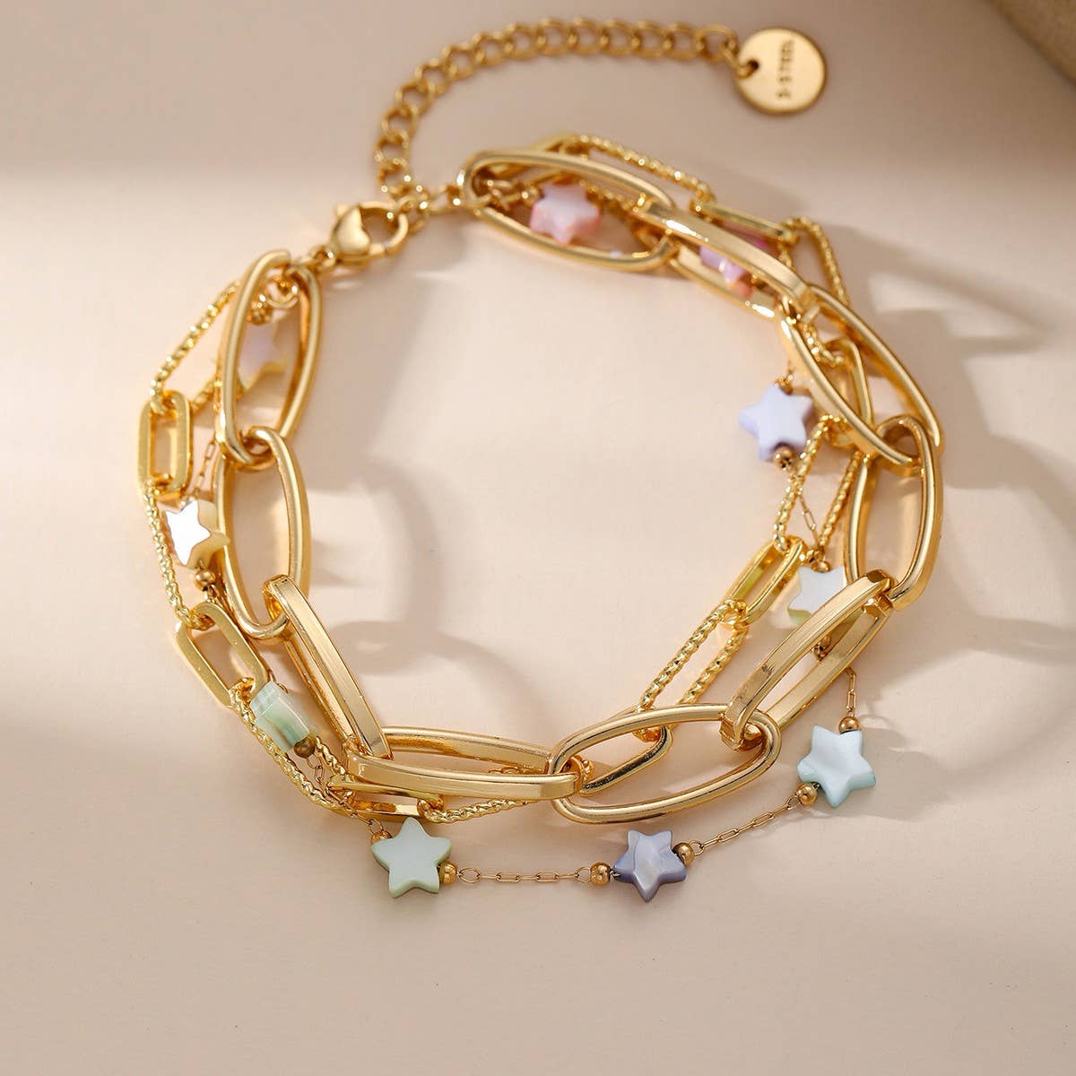 PAPERCLIP CHAIN MULTI-LAYERED HEART SHELL BRACELET_CWMM3734