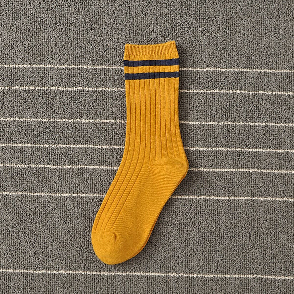 WO-STRIPED PREPPY MID-LENGTH SOCKS