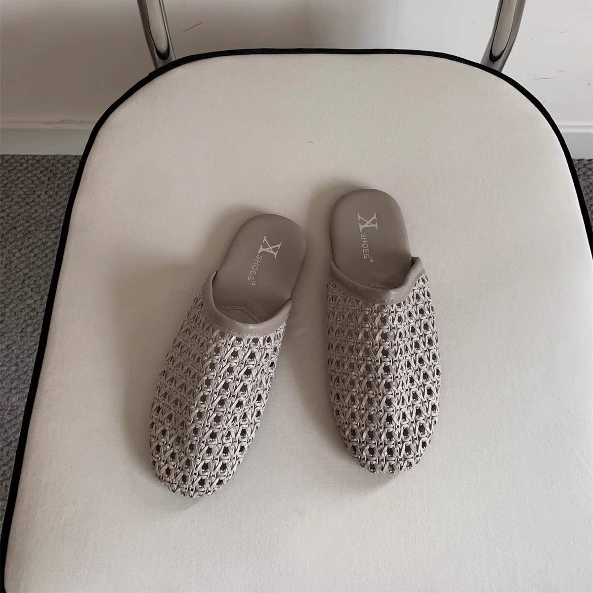 Breathable Flat Mules with Closed Toe_CWSHF0130