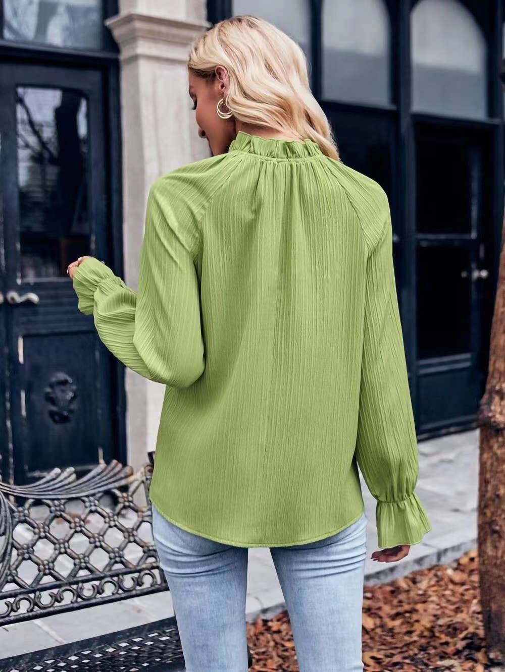 Solid-colored lotus leaf collar long-sleeved top