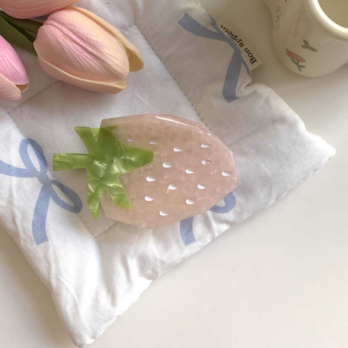 CWAHA07735_SUMMER FRUIT STRAWBERRY DURIAN ACRYLIC HAIR CLAW