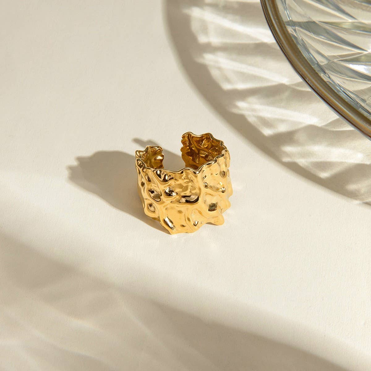 TEMPERAMENT IRREGULAR WIDE OPEN RING