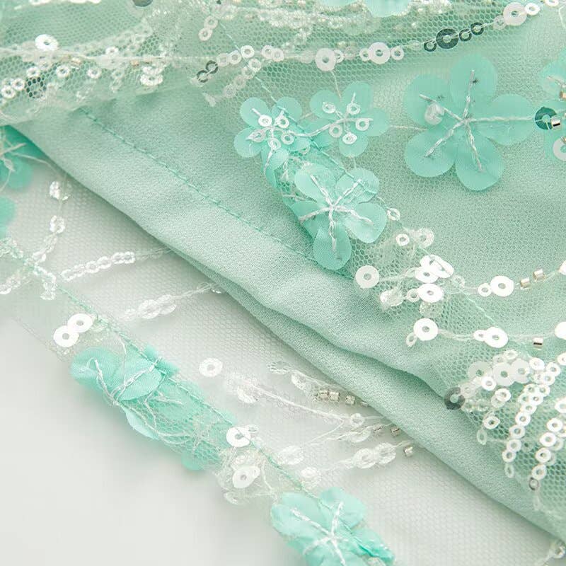 Body-wrapping three-dimensional sequined skirt