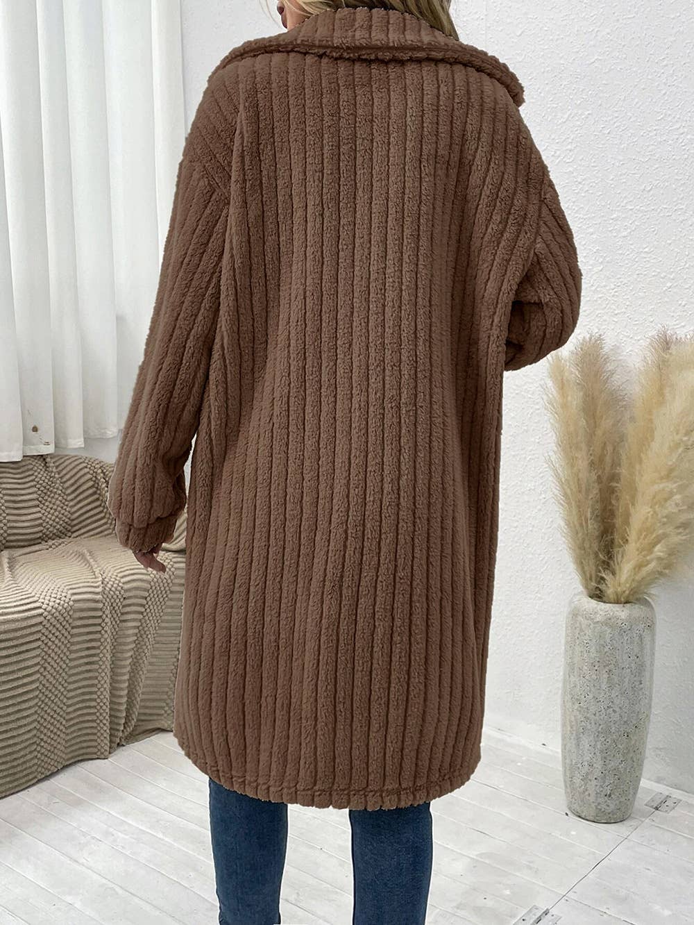 WOMEN'S WOOLEN COAT IN SOLID COLOR WITH LAPELS