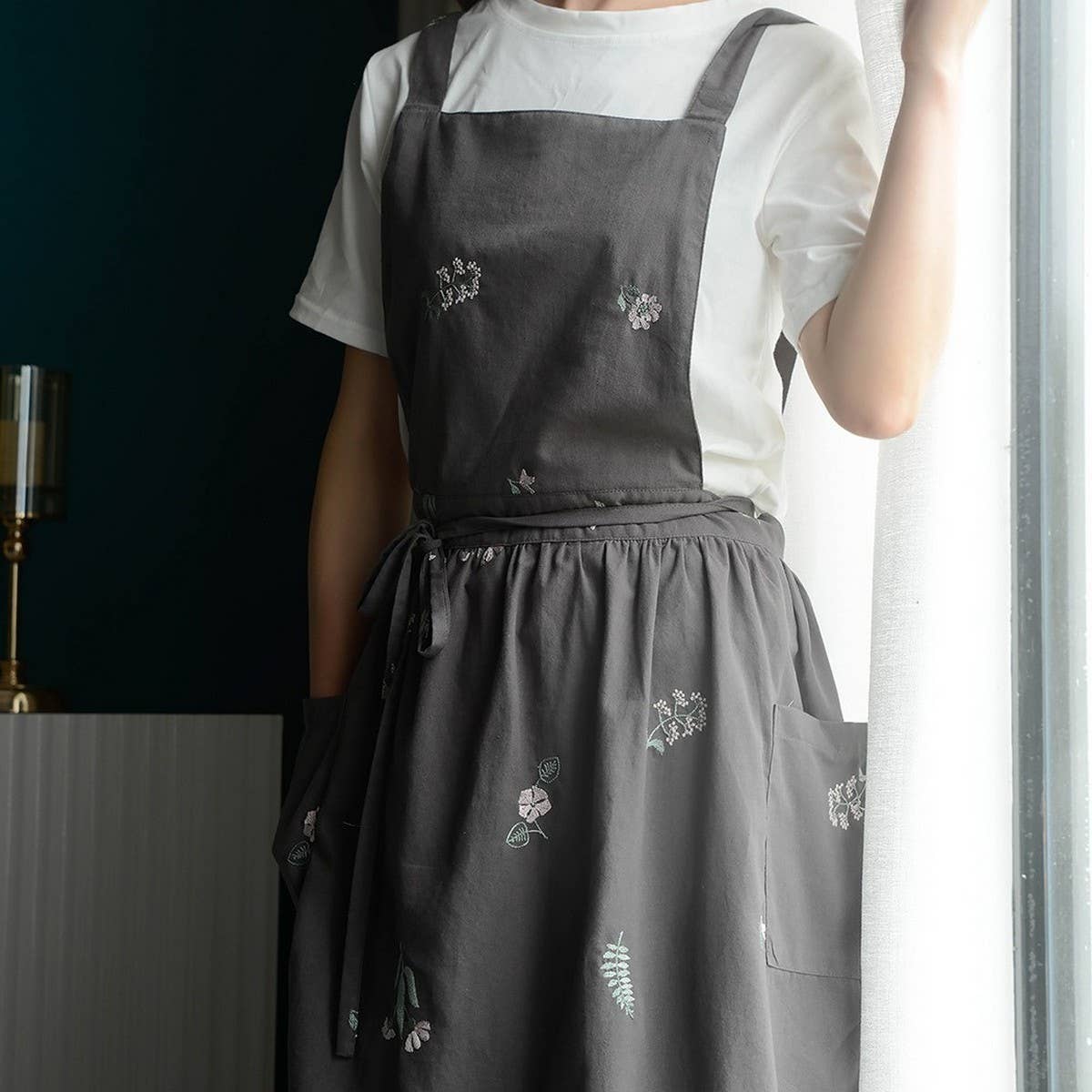 Flowers Embroidered cotton linen apron with pockets
