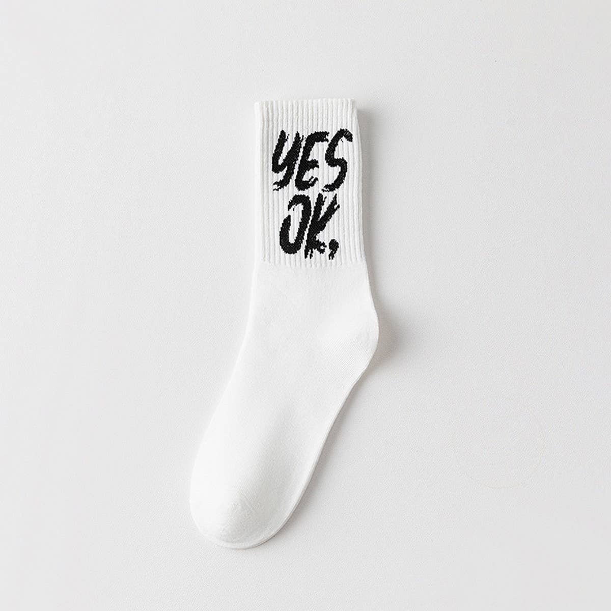 CWMS02737_UNISEX ATHLETIC CREW SOCKS BLACK WHITE