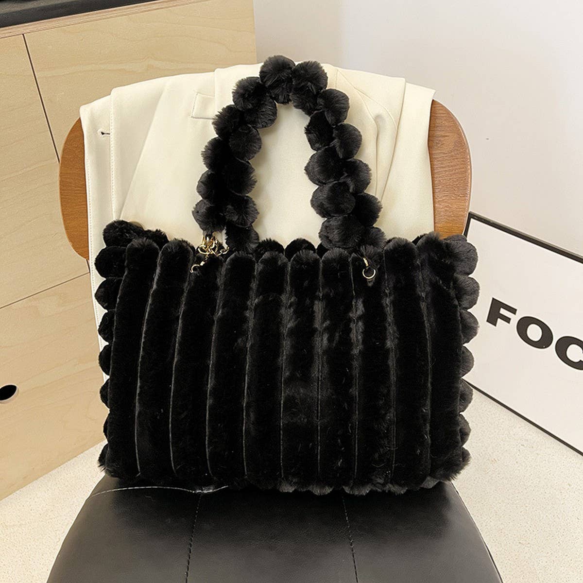WINTER FASHIONABLE ALL-MATCH FUR BALL SHOULDER BAG_CWAB3986