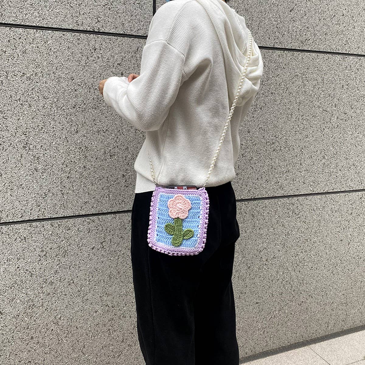 HAND-WOVEN NICHE PEARL CHAIN SMALL SQUARE BAG