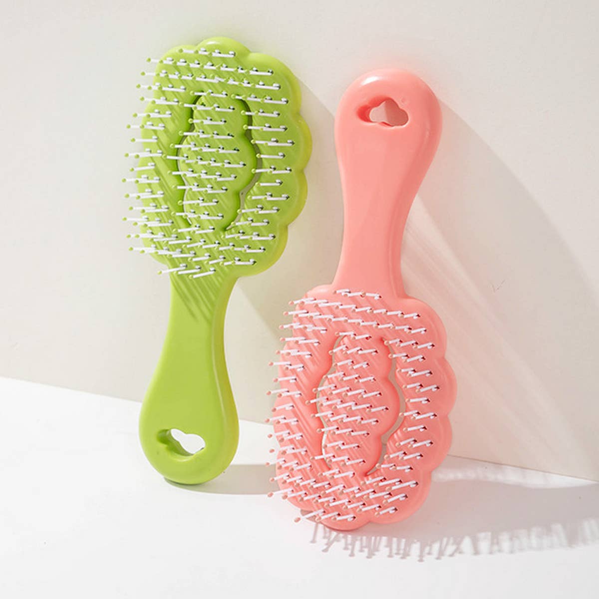CUTE CARTOON CLOUD MINI MASSAGE COMB