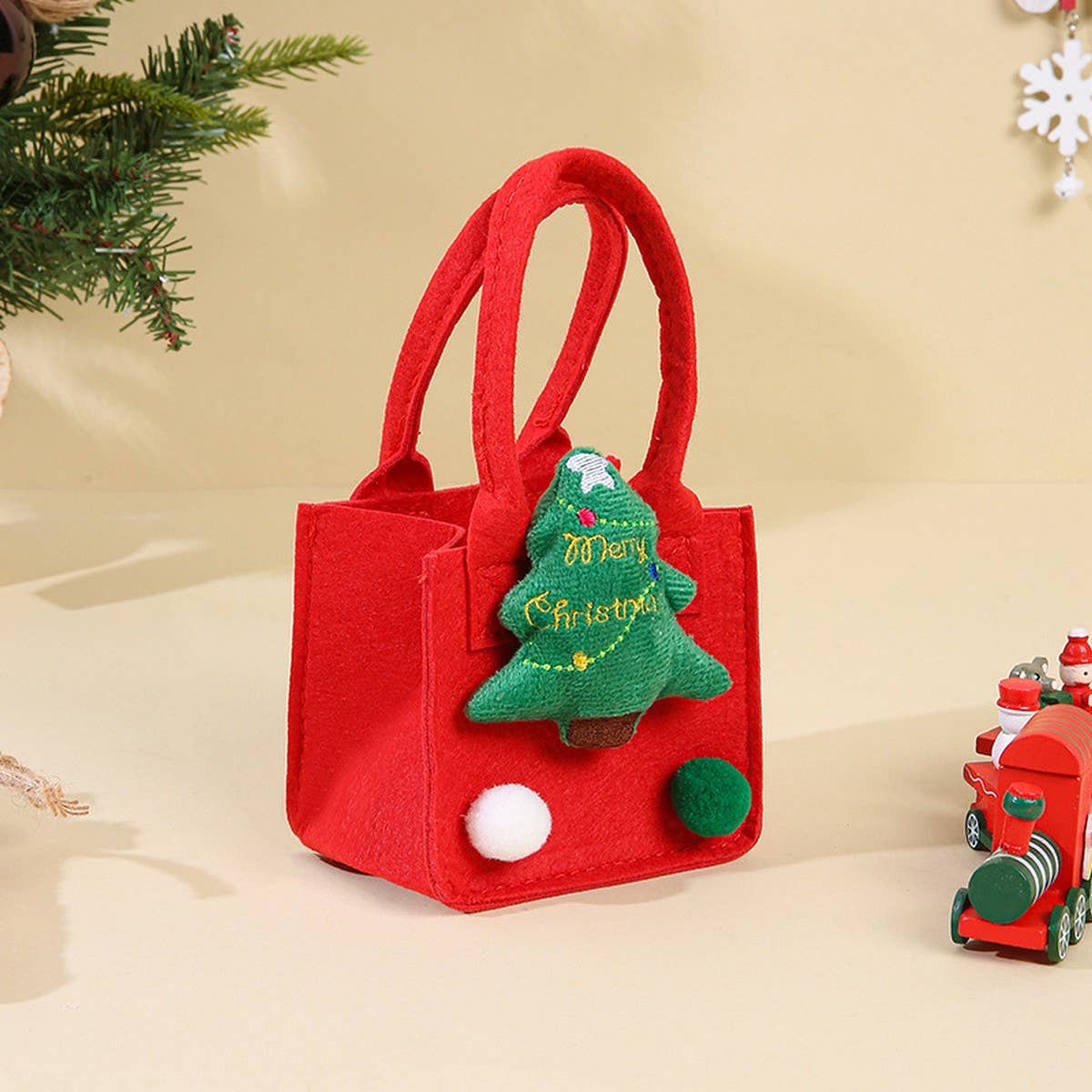 CWMM9359_CHRISTMAS EVE APPLE BOX HANDHELD GIFT BAG