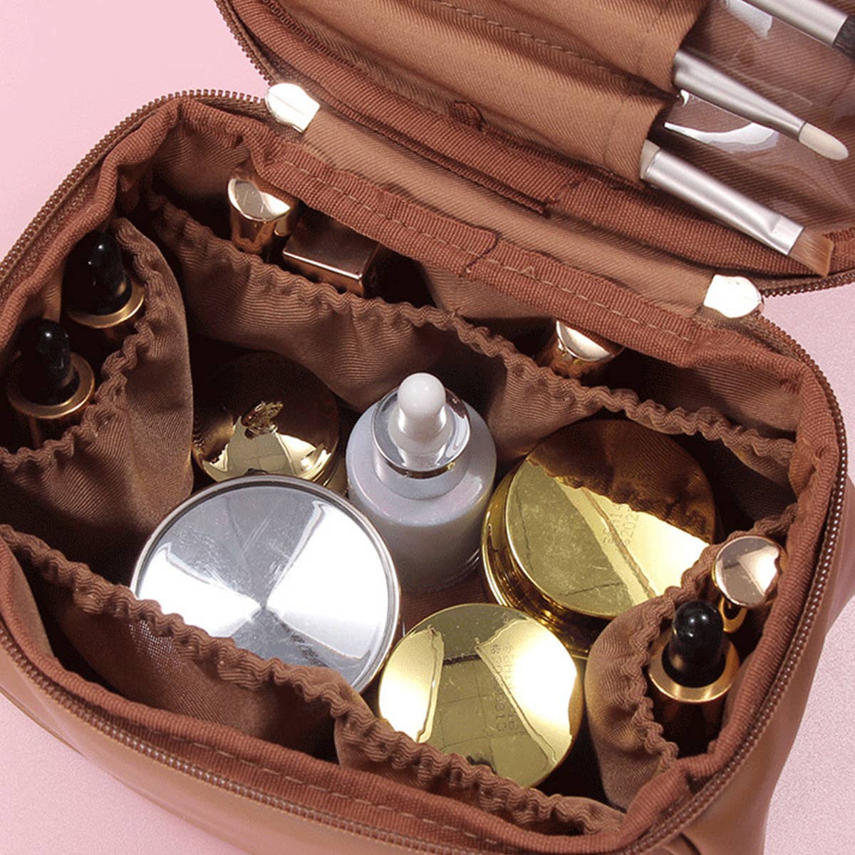 LETTER GRAPHIC PU MAKEUP BAG_CWAB0547