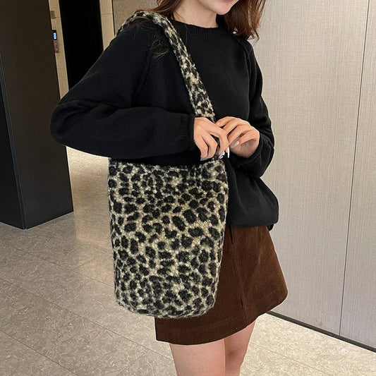 WINTER LEOPARD PRINT SHOULDER BAG BUCKET PLUSH BAG_CWAB3973